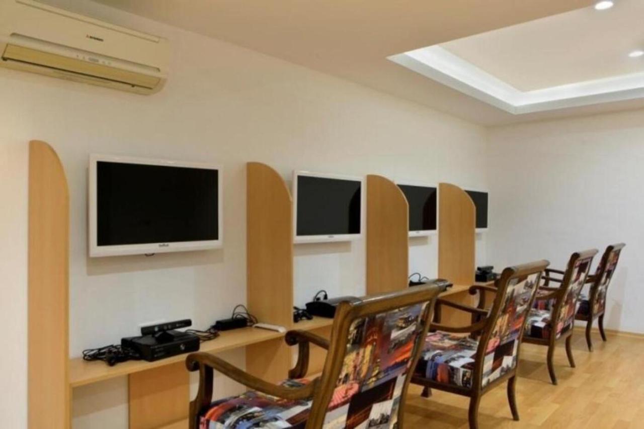 Granada Residence, *
